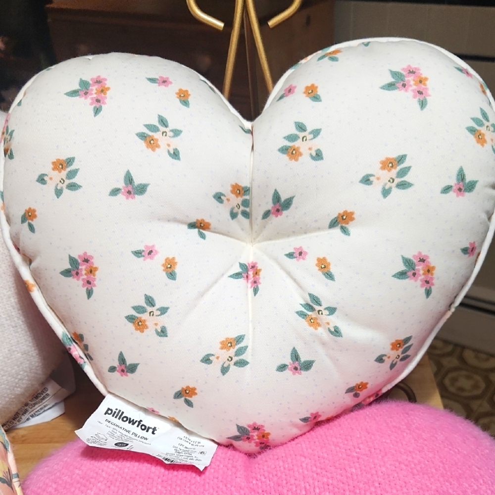 6 Pillowfort Heart Shaped Pillows